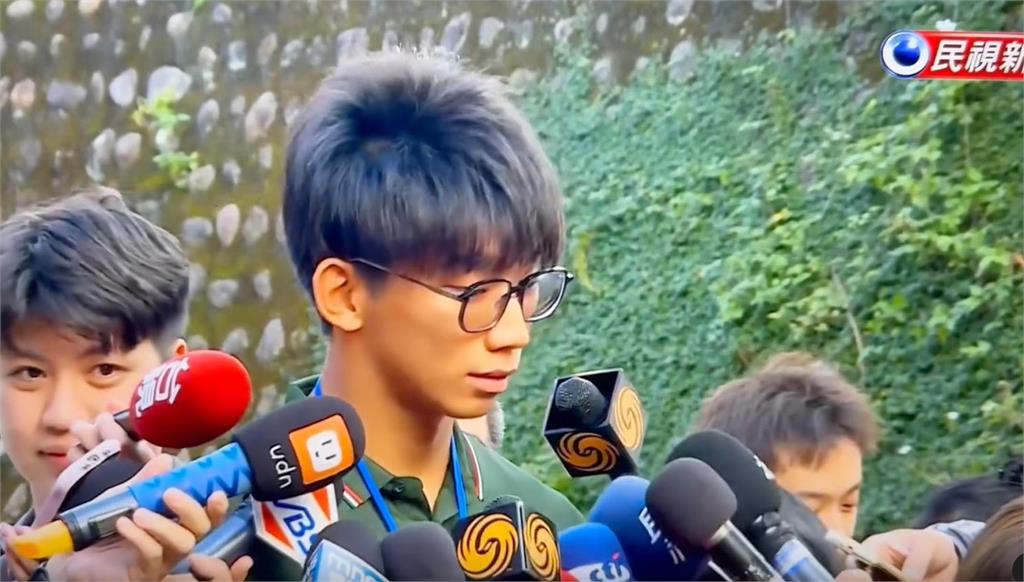 稱「兩岸青年同根同源」!民視記者「1句神提問」中國學生團尷尬神情全被拍