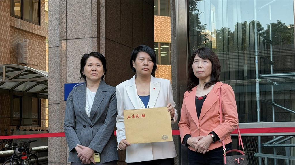 網點名李貞秀撞臉「台灣知名摔角選手」！本尊氣到創帳號「2句怒回」