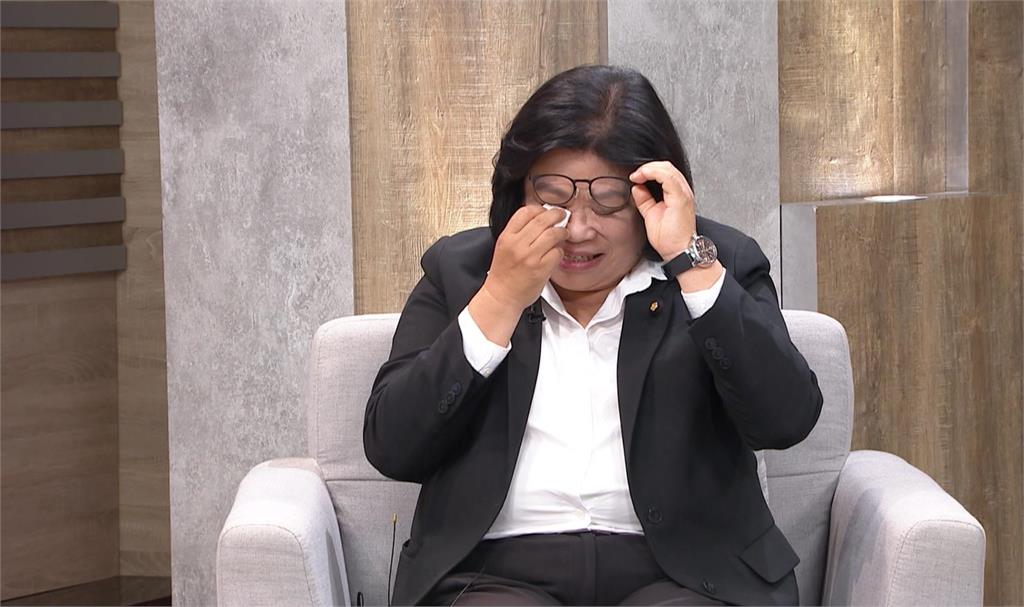 王美惠絕美「機車青澀照」曝光!一看舊照秒淚崩「父母兄長全都不在了」