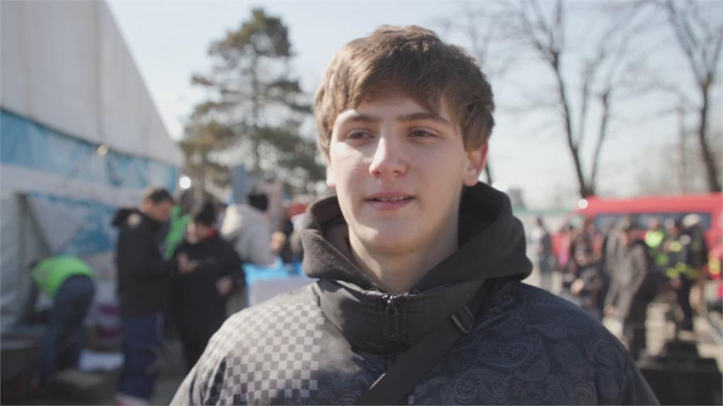 烏青少年冰球員抵羅馬尼亞　展開新生活
