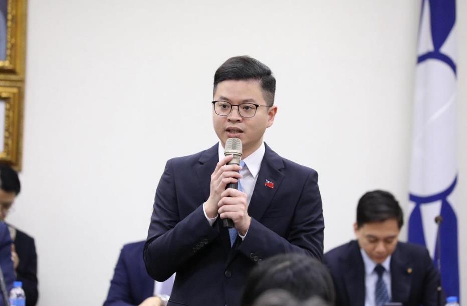 快新聞／桃園出大事了！公立親子館文宣驚現「中共五星旗」　連凌濤都開砲