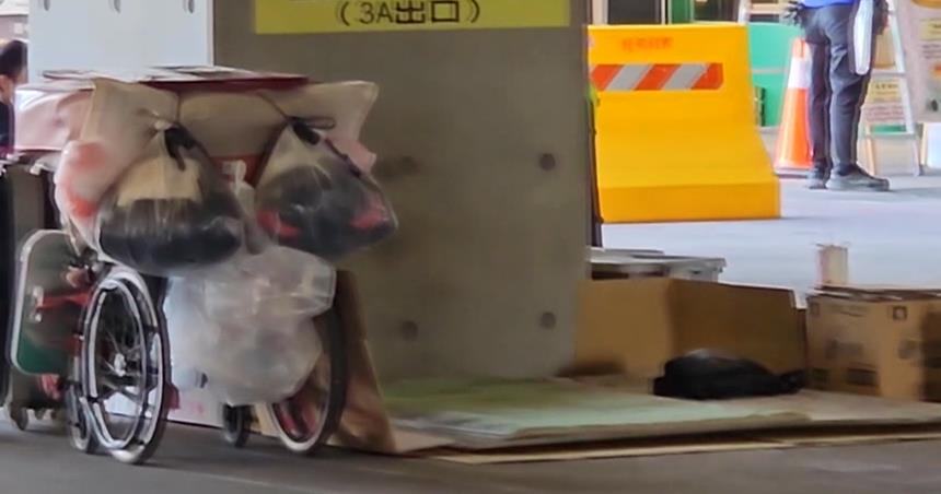台中火車站新名產？　街友「就地露營」　議員要求有效管理