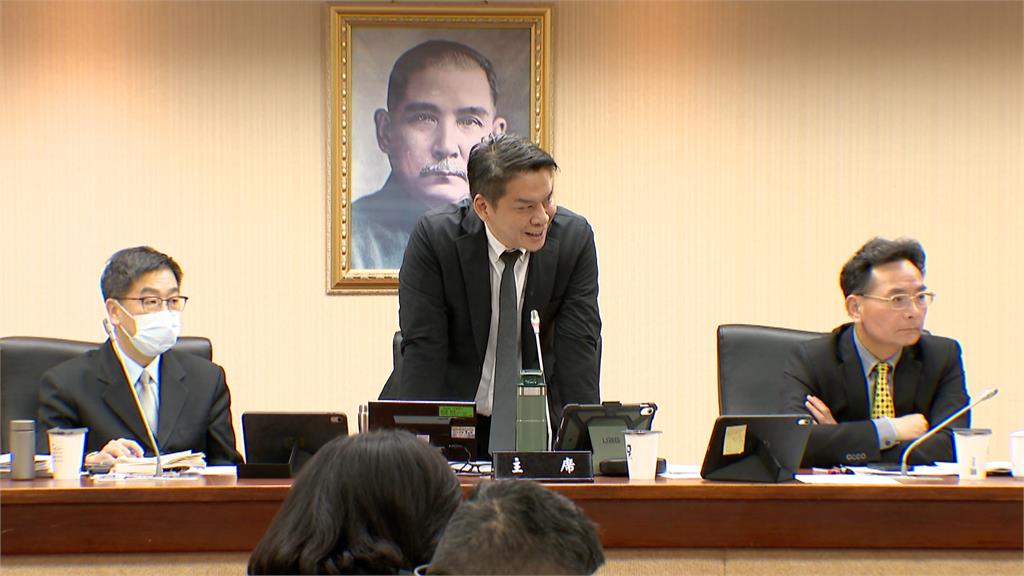 中配李貞秀初登板上演「對空氣質詢」 劉世芳:我依法行政