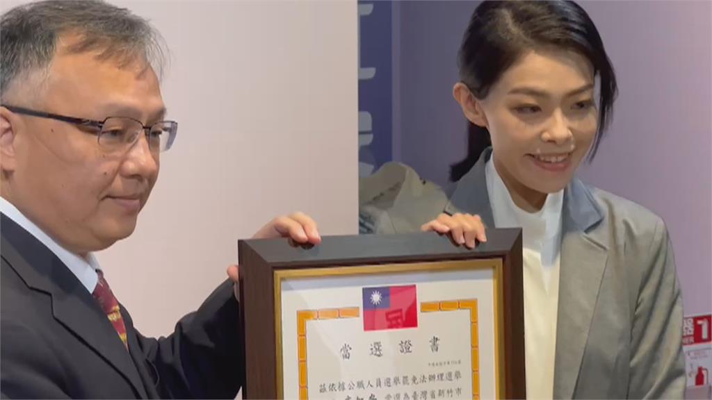 柯文哲將出訪新加坡1年前敲定? 議員陳怡君秀秘書處公文打臉了