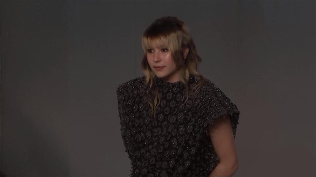 花滑金牌劉美賢頒獎給泰勒絲 「兩大天后」同台全場驚喜