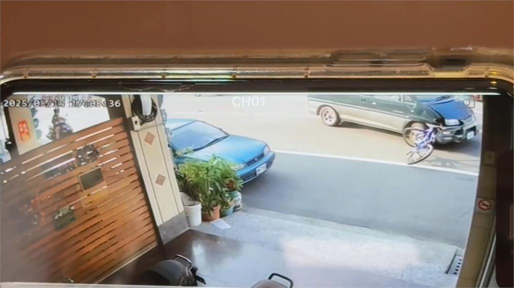 廂型車酒駕撞飛腳踏車! 國小男童遭撞手指斷裂送醫