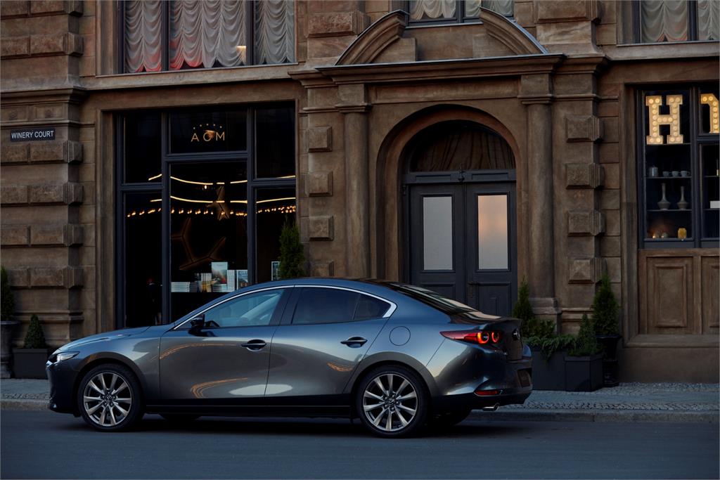 盡享「人馬一体」 唯有當下  七月入主MAZDA3享$9,900低月付與乙式險