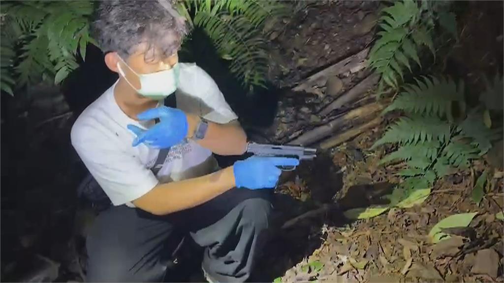與警躲貓貓！擁槍逃亡近2年　通緝犯藏五股山區落網