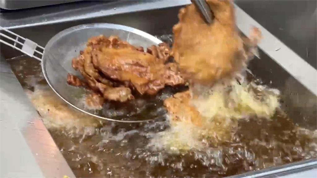 划算！高雄知名排骨便當整修開幕　業者推「1元便當」民眾搶排