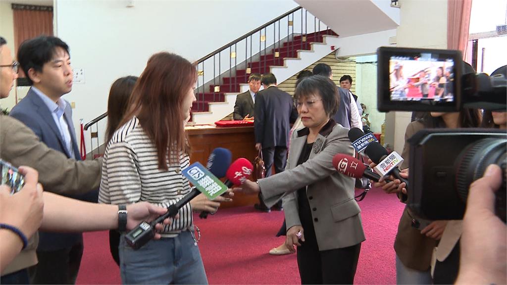 受訪遭民眾黨批「耍官威」　劉世芳還原：胸部被碰到