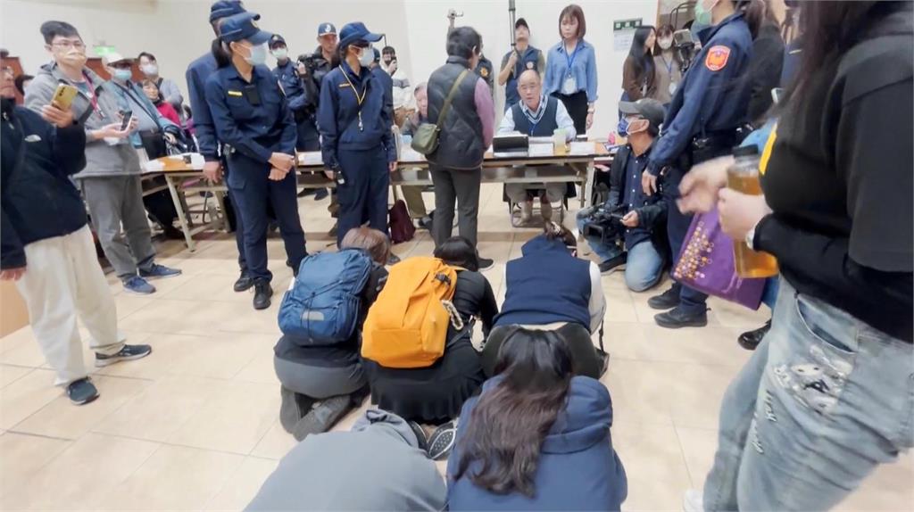 南投擬蓋焚化爐「鄉民下跪」陳情!他嗆縣長許淑華「冷血父母官」:活在平行時空