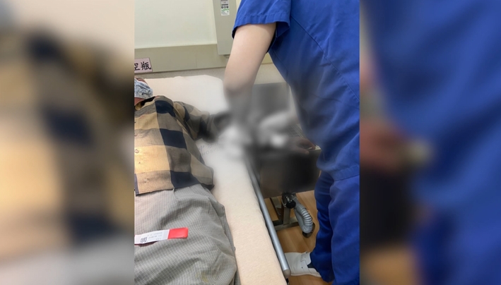 疑行車糾紛爆衝突! 騎士怒喊你給我下車痛毆老翁