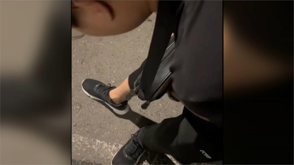衝出馬路被轎車撞急落跑　遭撞男身分曝竟是「馬籍車手」
