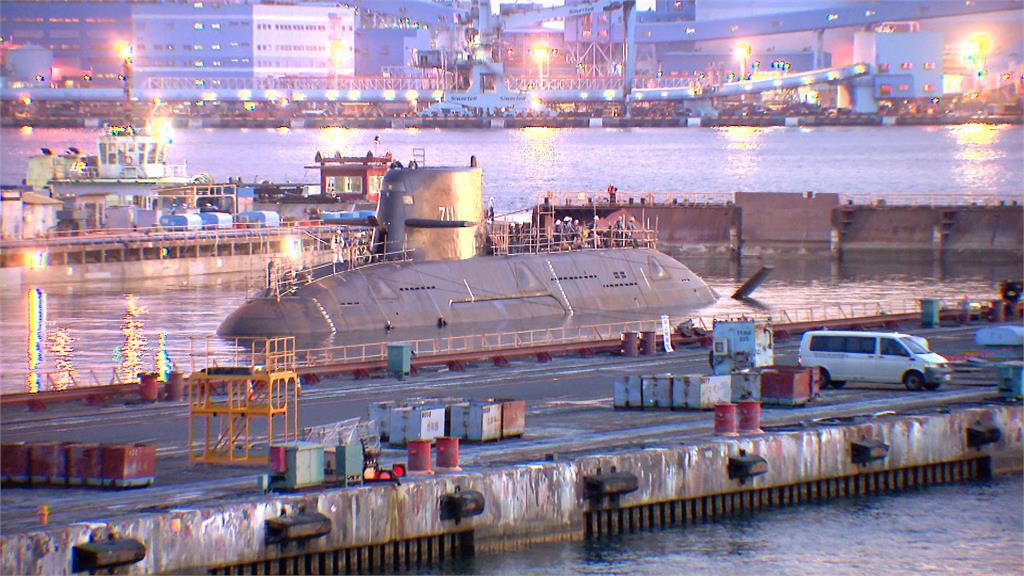 「海鯤號」將展開潛航測試 「奮進魔鬼魚」伴巡同框亮相