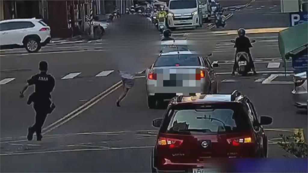 往哪逃!通緝男拒檢逃逸 衝撞警車逼警鳴槍遭制伏