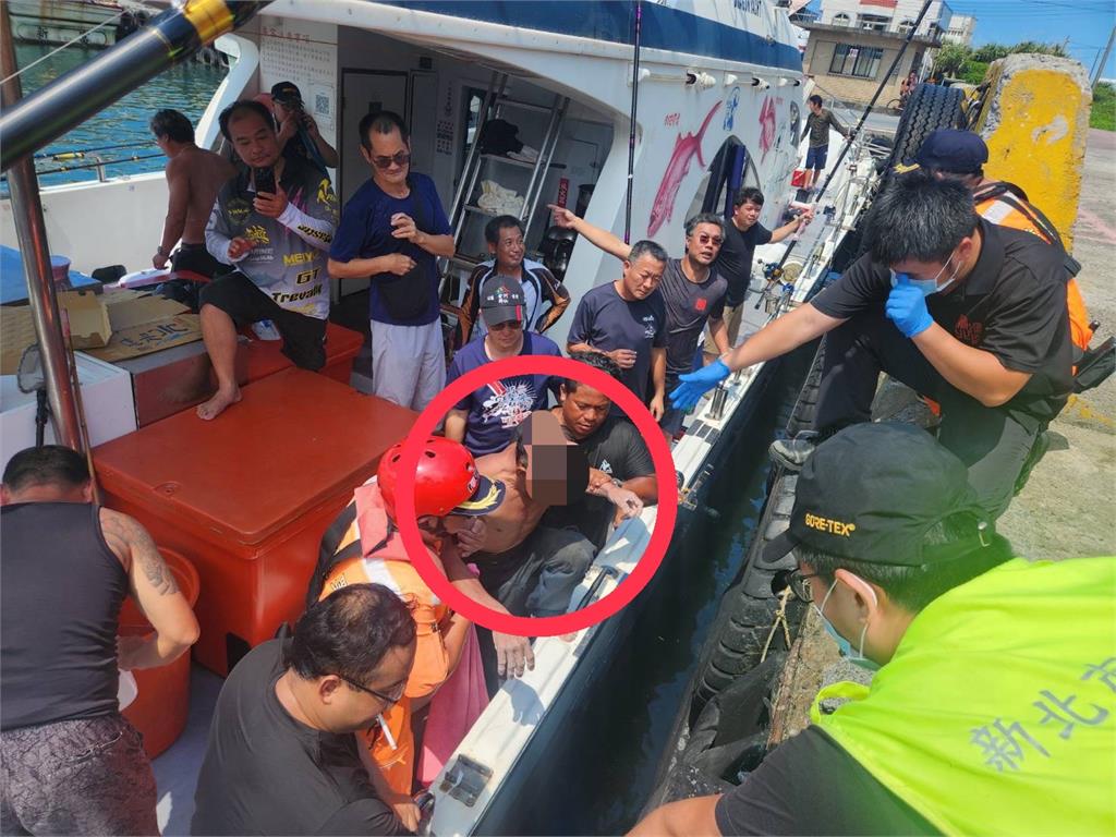 快新聞/奇蹟!萬里中年男下班到海裡「泡到睡著」 醒來漂流19小時獲救