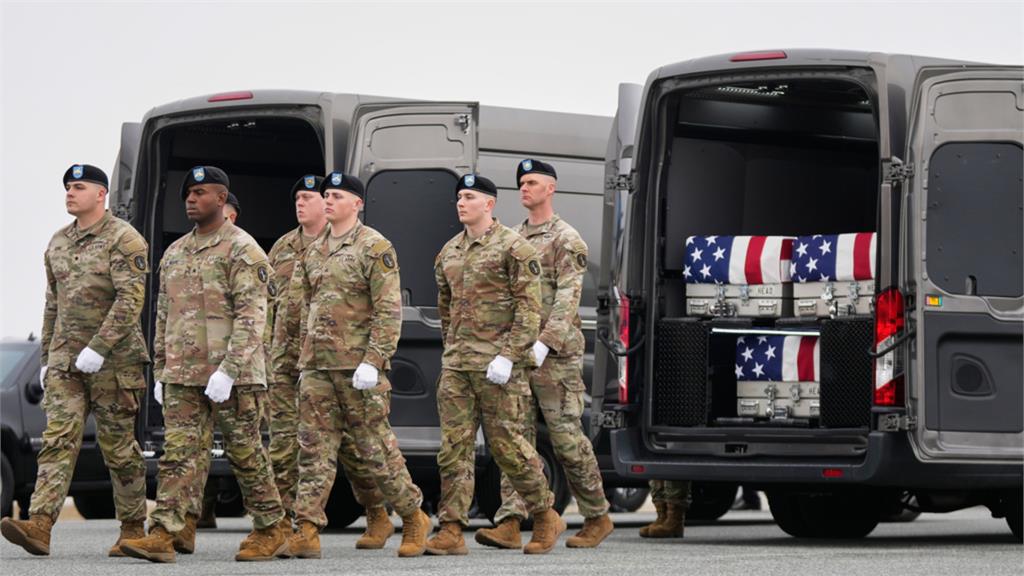 美伊戰爭還沒結束？脫衣舞孃曝美軍「異常舉動」網看哭：上天保佑這群孩子