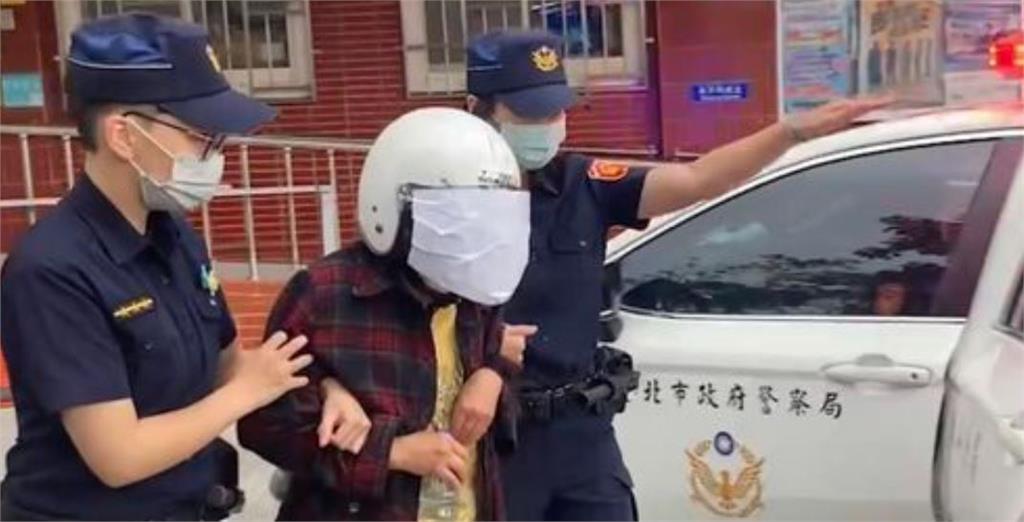 8旬絕望母崩潰「悶死癱瘓50年兒」遭判刑!「法院請總統特赦」柯文哲發聲嘆1事