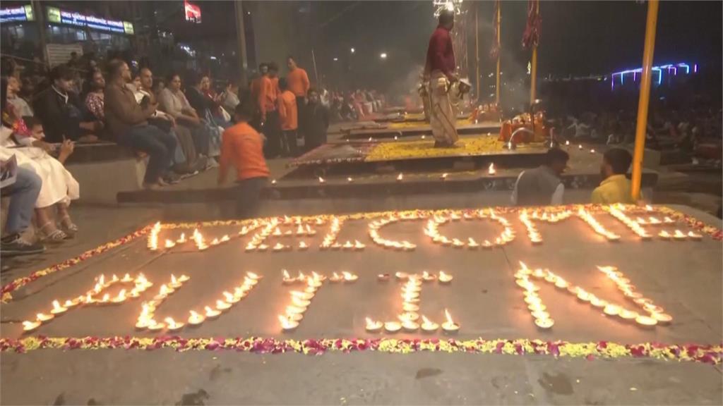 普丁訪印度受熱烈歡迎　莫迪接機熱情擁抱　專家分析背後原因「不單純」