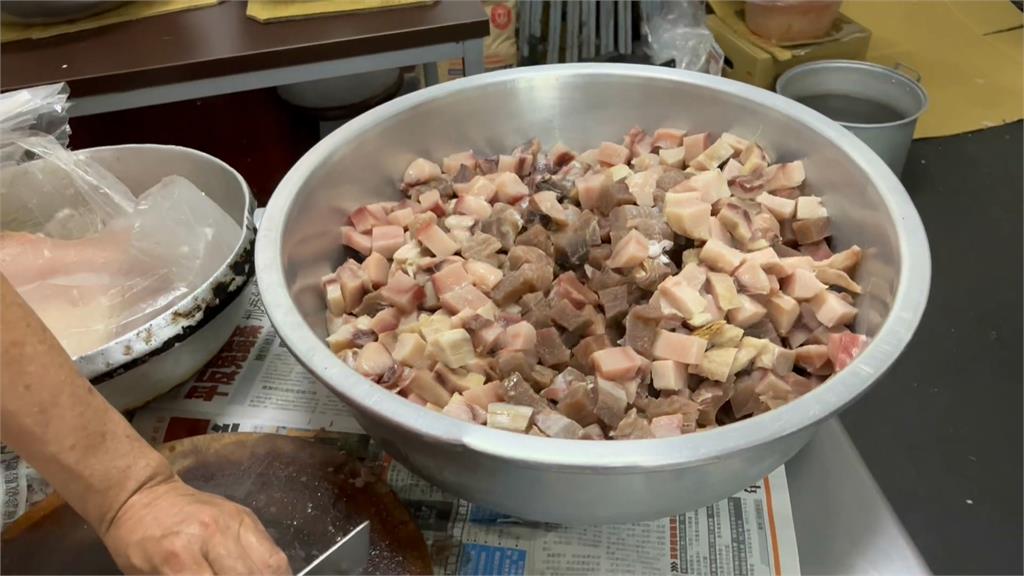 台灣趴趴走/高雄橋頭特色黃羹!粗米粉咖哩魚肉!僅此一家別無分號!