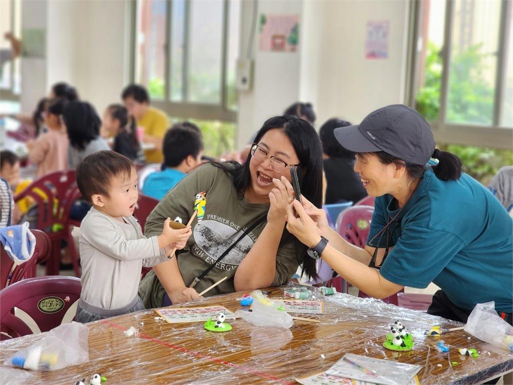 快新聞/縣黨部辦捏麵親子活動 主委陳詩弦:民進黨政府最關心苗栗發展