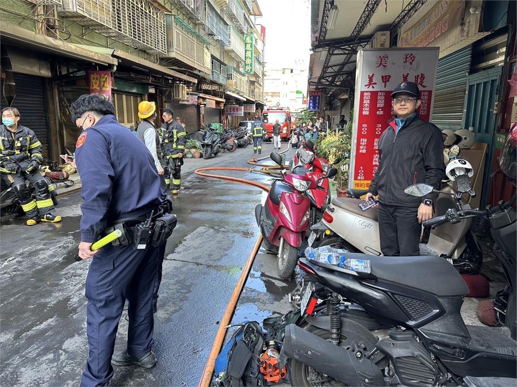 快新聞／初一祝融！新莊電動腳踏車行竄火舌　50車遭燒毀、急疏散29人