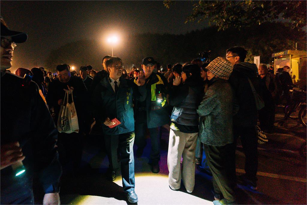 台灣燈會安平燈區大年初一 人潮湧現 單日參觀人次破 40萬