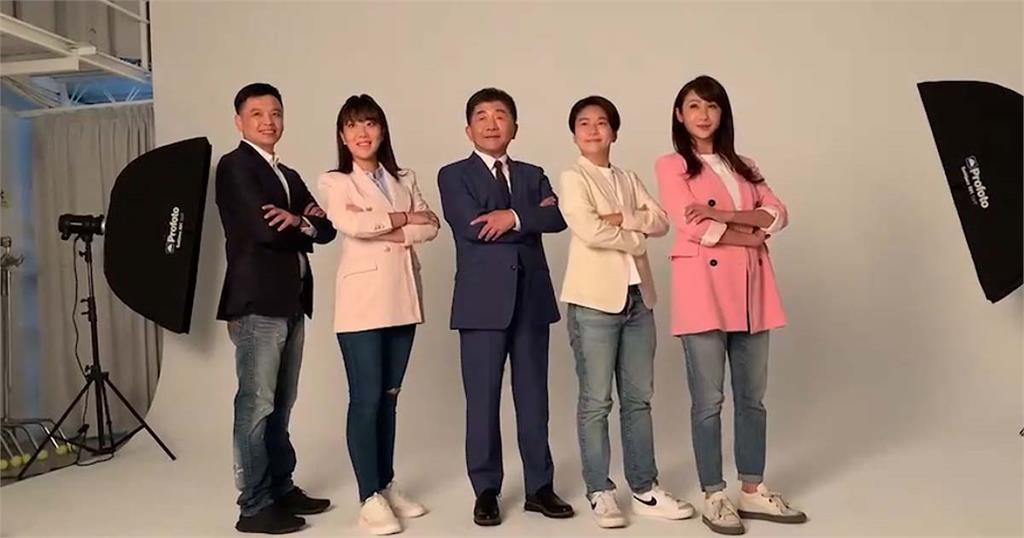 快新聞/陳時中著全新西裝合體小雞棚拍 自曝「放得開」沒練POSE