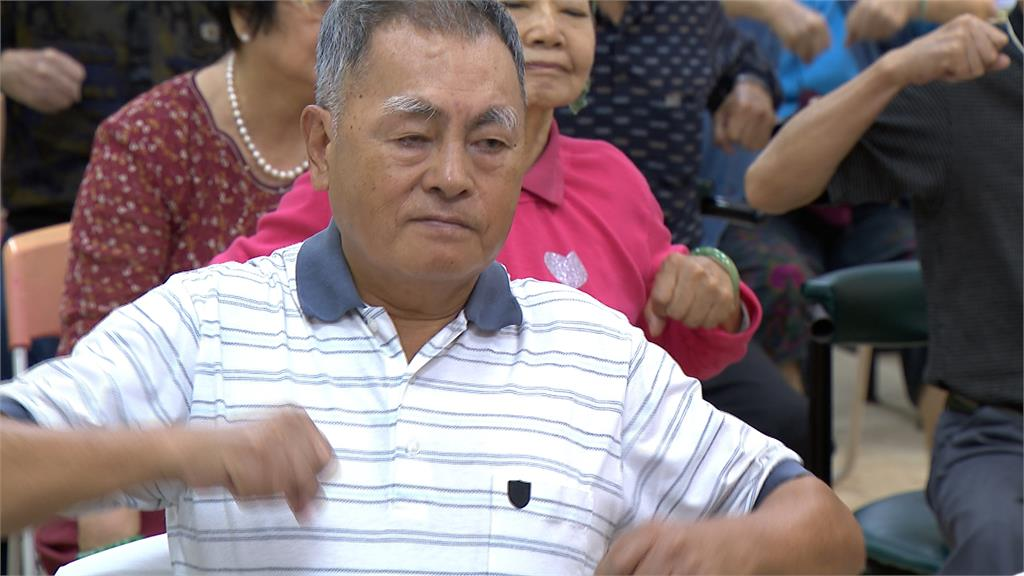 三峽車禍釀3死!醫曝高齡者有「車禍雙重危險因子」:鼓勵老人繳回駕照