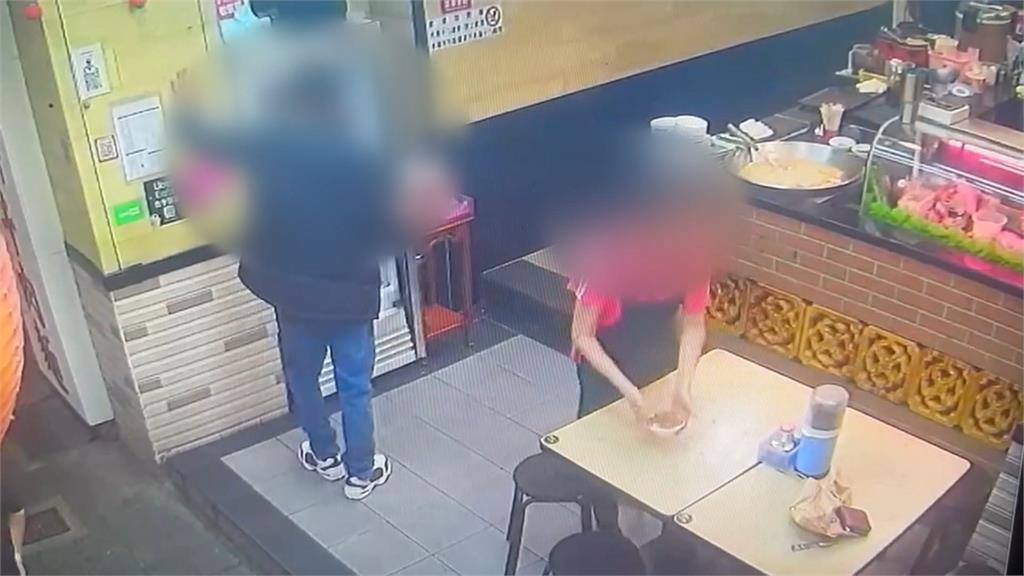 真人格鬥!台北鬧區兩男馬路上演全武行 其中1人打完還去吃宵夜