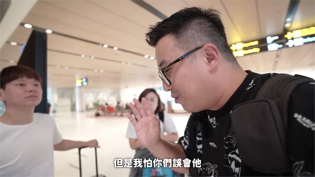 帶3歲兒搭機「被前排乘客怒瞪嫌吵」 爸爸爆氣喊冤:跟我們沒關係