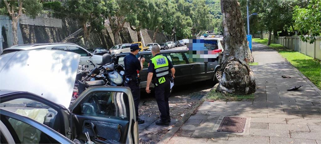 快新聞/11台車停路邊遭撞!士林小客車不明原因失控 2傷送醫