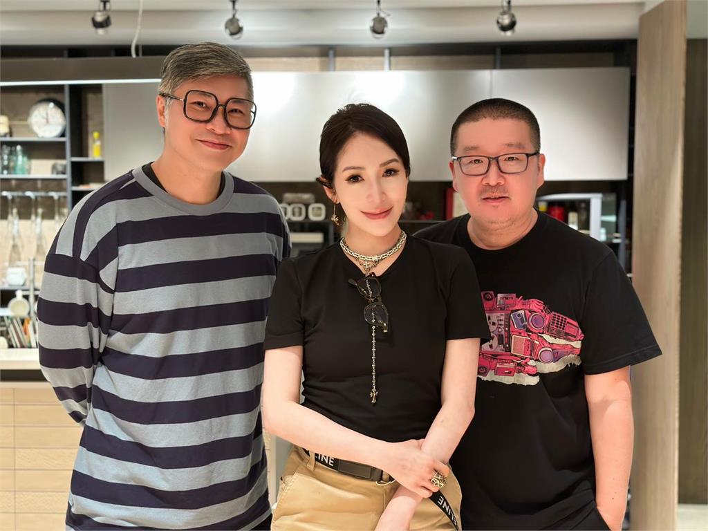 蕭亞軒隔三年重返歌壇?「精緻臉蛋」變更美萬粉淚喊:天后回歸