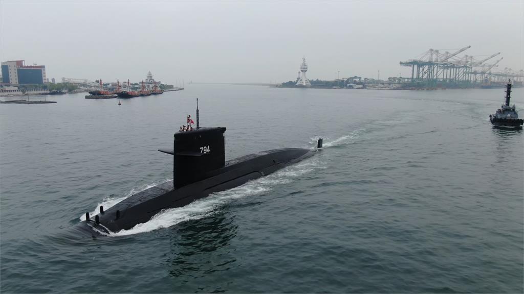藍營凍潛艦18億預算稱有溝通過 顧立雄:堅持主決議「不希望被凍或刪除」