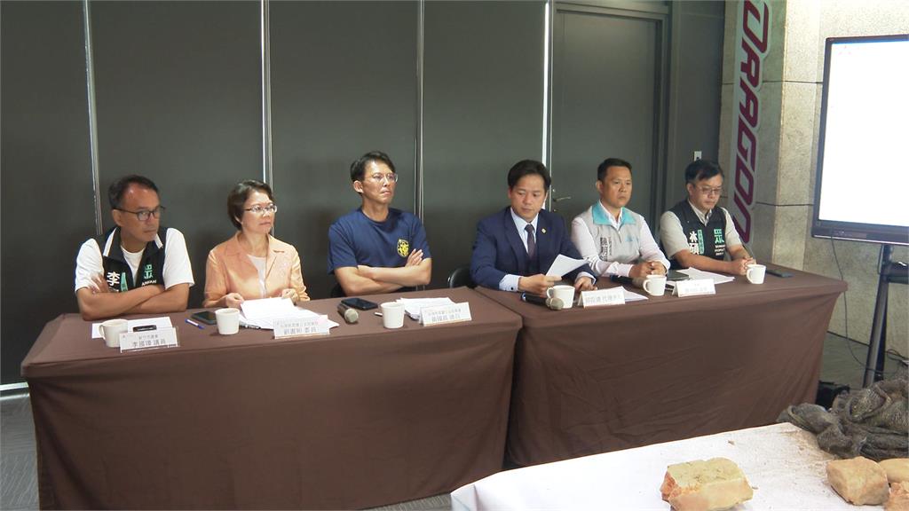 大動作率隊考察新竹棒球場 黃國昌開砲大罵!林志潔:為了反罷免