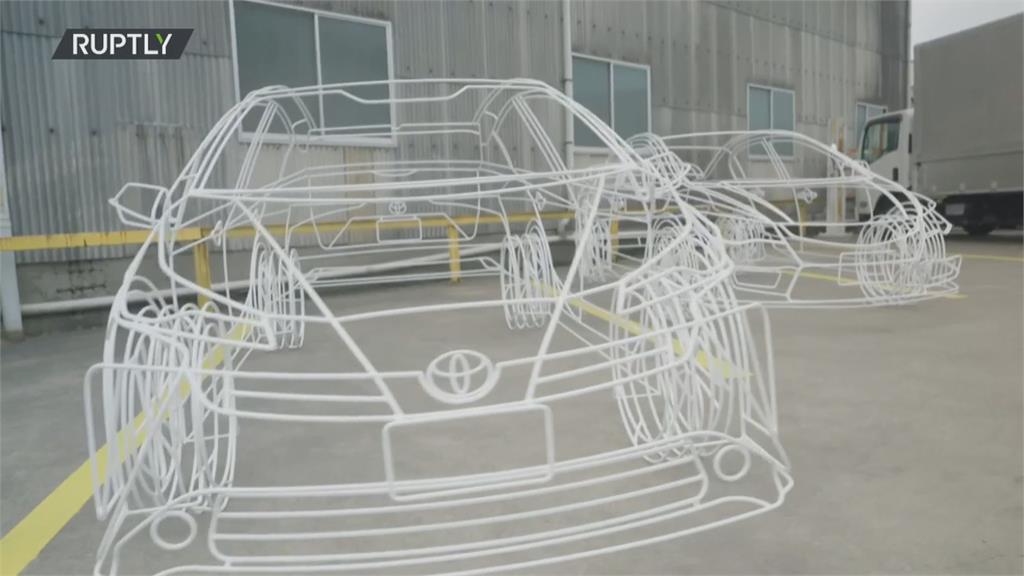 鐵棒線條製3D立體車輛　價格還跟實體車差不多