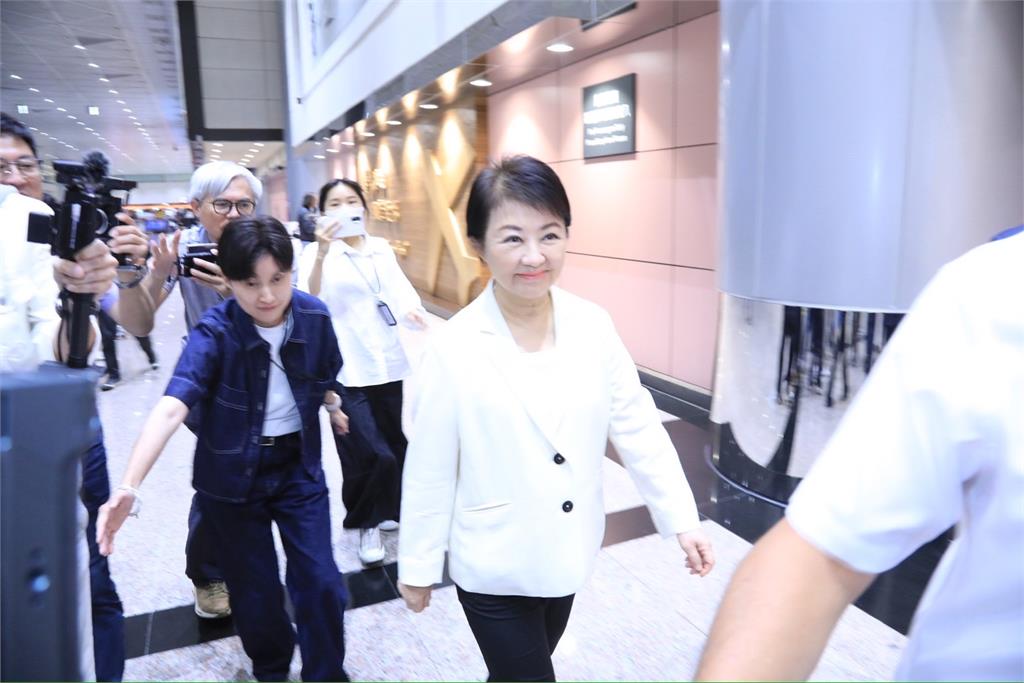 快新聞／想選總統？盧秀燕回台竟護航海峽論壇　批民進黨封殺縣市長