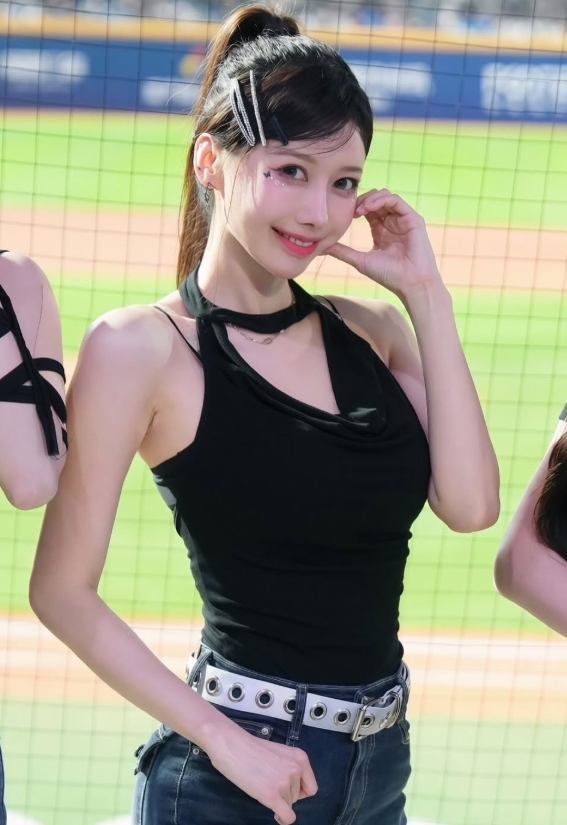 李多慧制服風波延燒！　李雅英大跳椅子舞遭轟「八大化」：根本不是啦啦隊