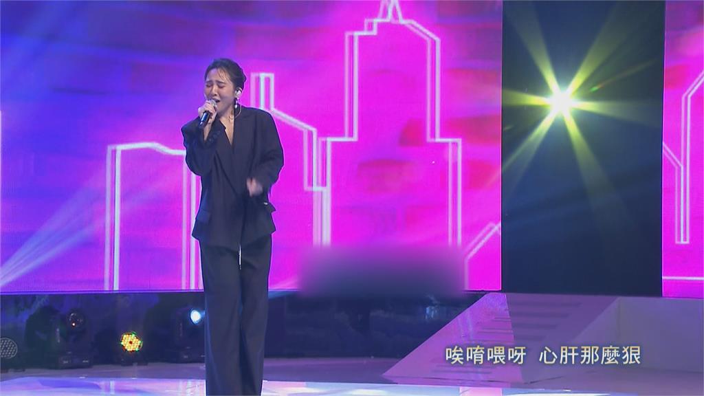 選秀節目淘汰賽高潮! 選手自彈自唱竟「淚崩」