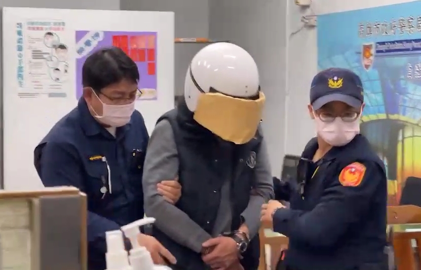 快新聞/又是酒駕! 高雄BMW醉男喝威士忌開車 1家四口遭撞飛、母親送醫不治