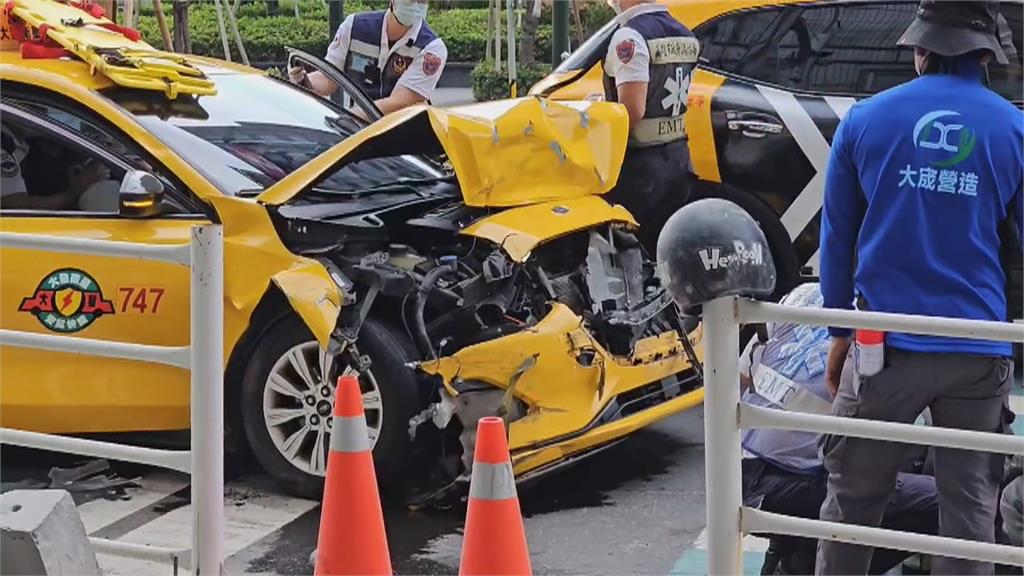 高雄小黃追撞2車　　騎士彈飛重摔多處擦挫傷