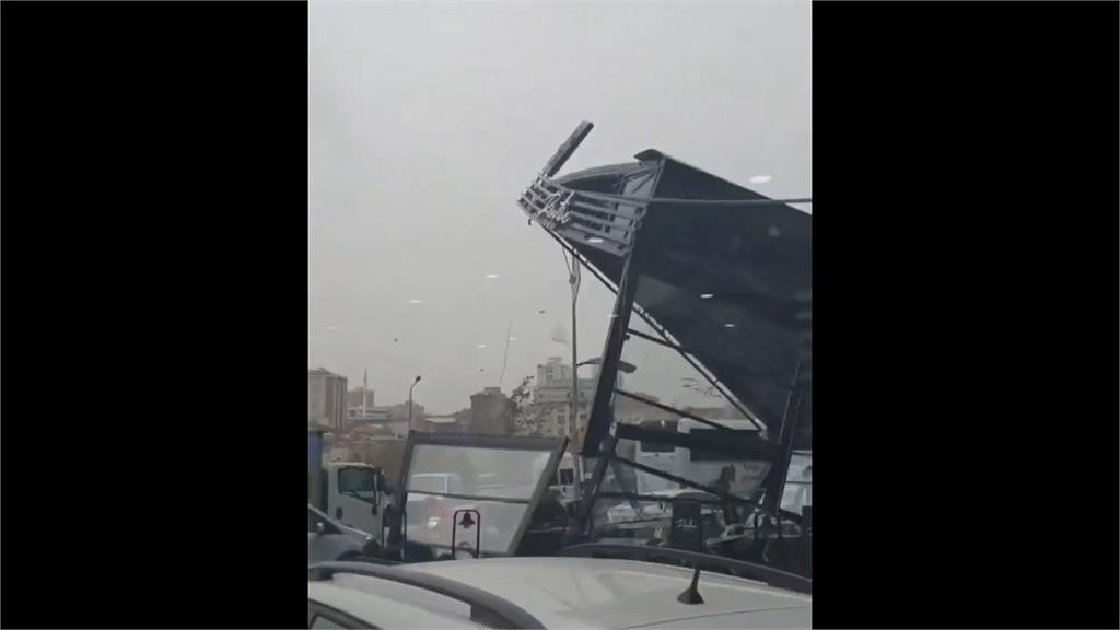 土耳其颳強勁怪風　威力等同中度颱風　吹翻屋頂.車輛　至少4死38傷