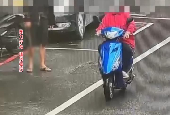 疑不堪經濟壓力! 桃園醉男崩潰路邊揮刀遭壓制