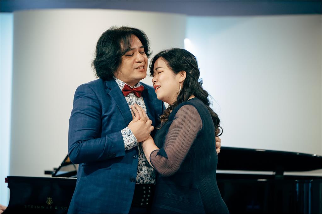 輕歌劇《微笑之國》居然是誤闖邪教?知名劇場導演王嘉明翻轉百歲經典