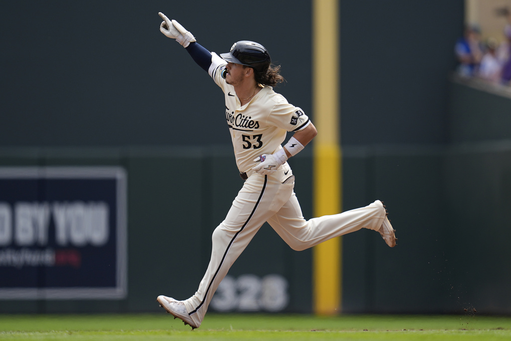 MLB(影)／小聯盟累積2868打席後終於上大聯盟　雙城31歲老菜鳥首安就開轟