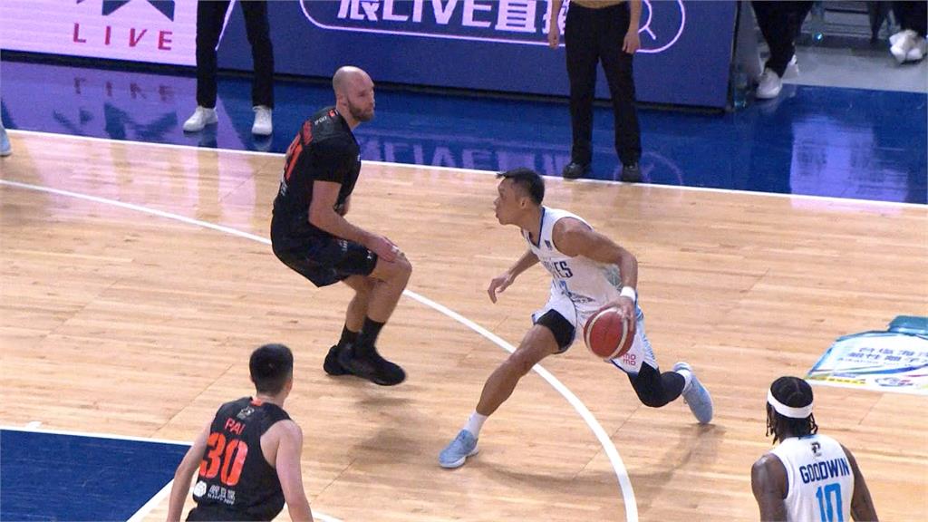 PLG(影)／領航猿兵多將廣6人得分破10！客場大勝勇士21分開季6連勝