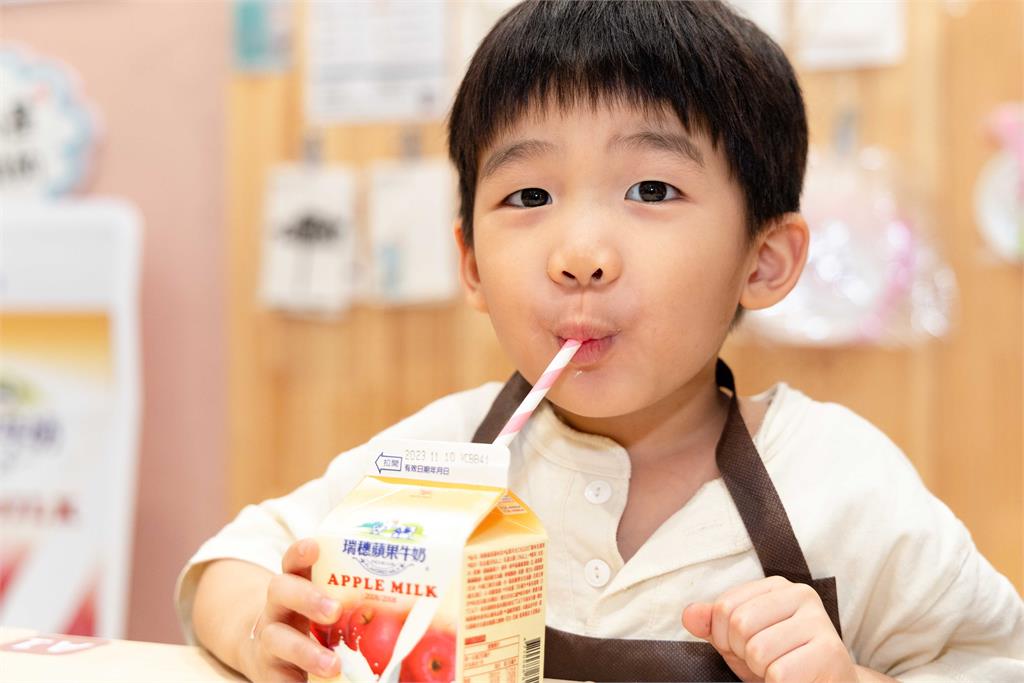 讓孩子變身「小小鮮奶鑑定家」 瑞穗調味乳於人氣甜點教室Home.焙小日子