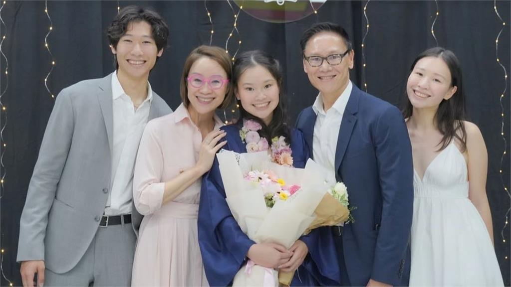 瓦城18歲千金超仙模樣曝光！母揭全校第1「背後殘酷真相」