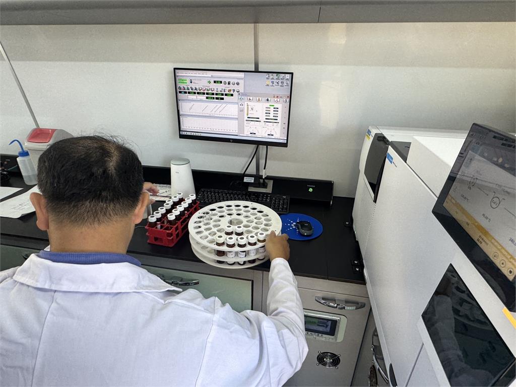 基隆河水油污染影響2週 八堵抽水站恢復白天抽水