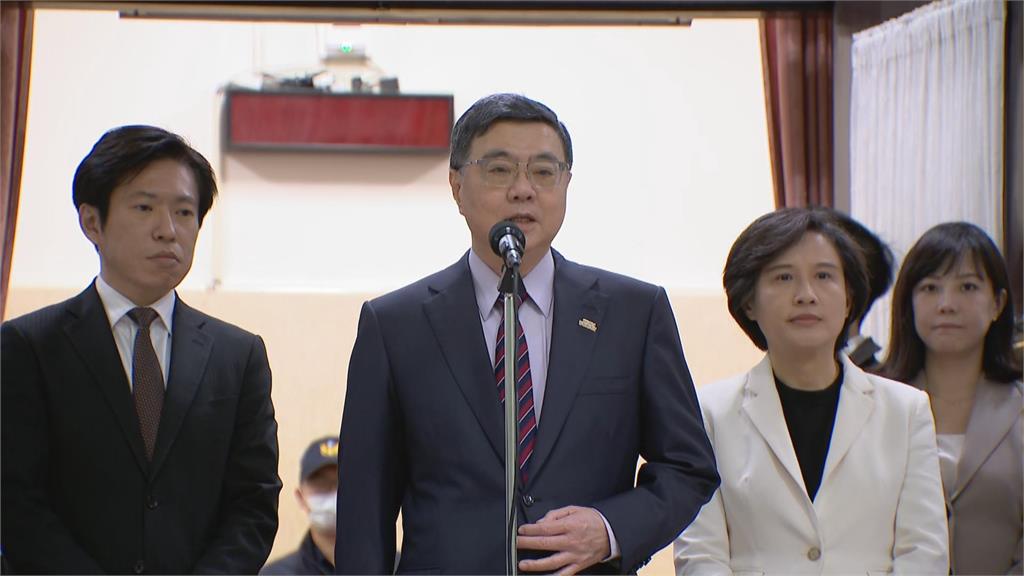 快新聞/民進黨新竹市長人選傳新動向!卓榮泰稱「你要問她」 李慧芝笑而不語